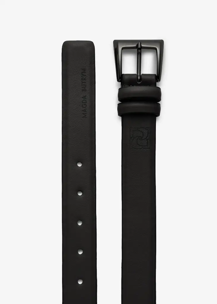 Classic Buckle Leather Belt In Black
