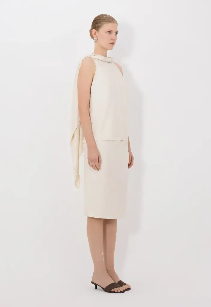 Wilma Twisted Collar Top