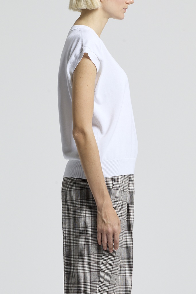 Knitted Sweater Pure Cotton Crepe Yarn With Highlight Detail Natural White