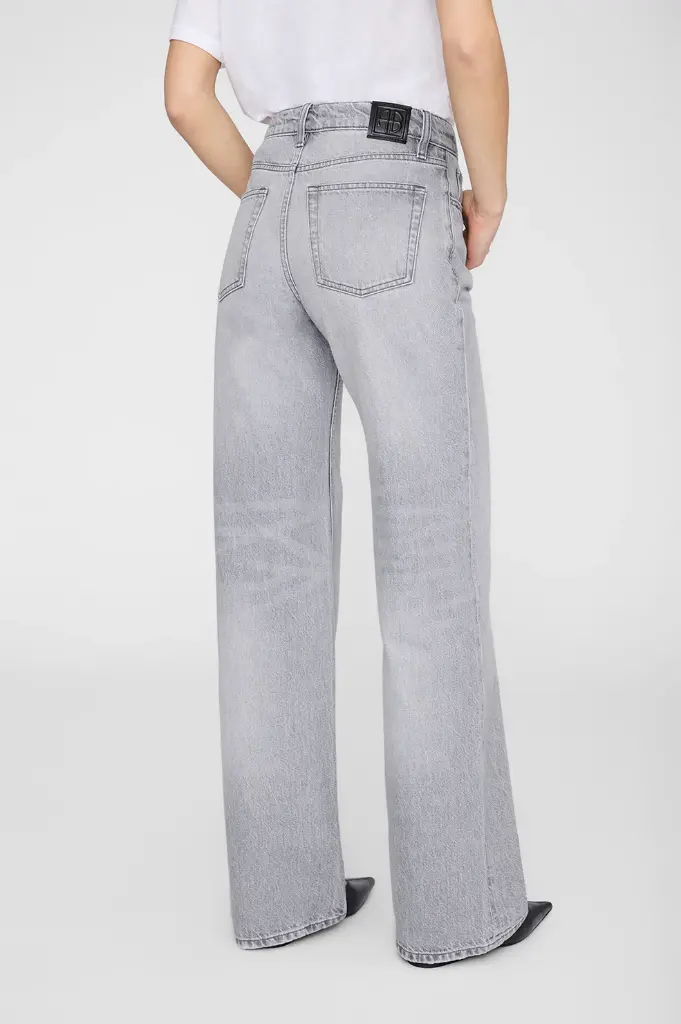 Hugh Jean 34"