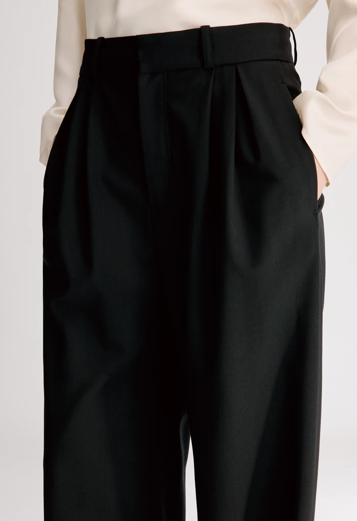 NAT Pleated Grain de Poudre Trousers