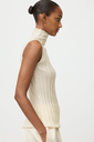 Featherlight Turtleneck Singlet