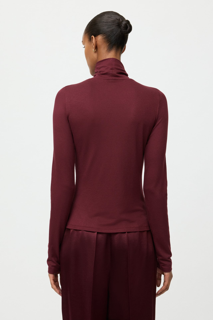 Lightweight Jersey Turtleneck 