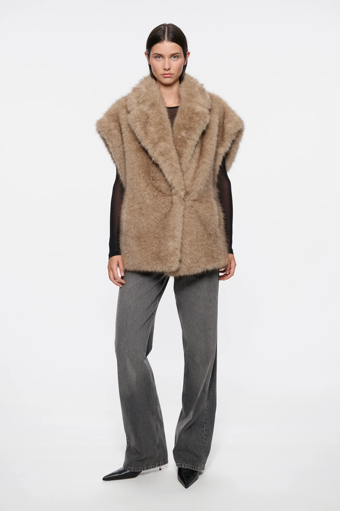 Kinley Vest