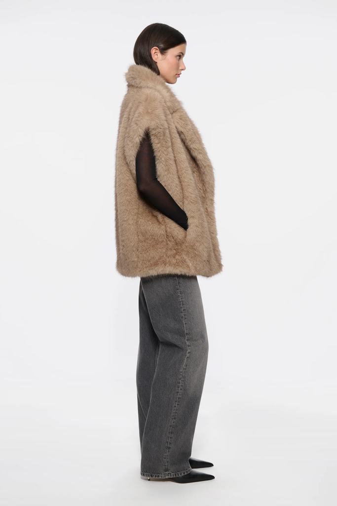 Kinley Vest