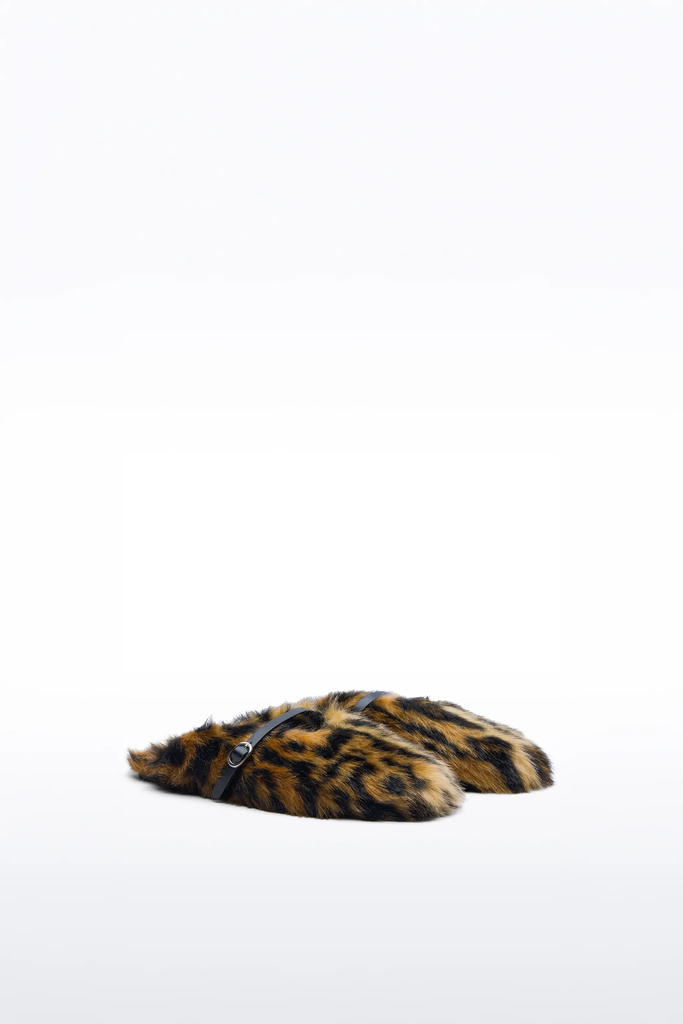 Meja Slippers