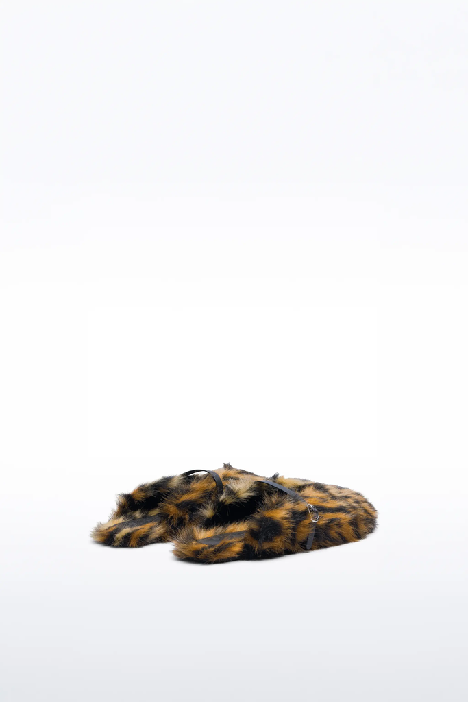 Meja Slippers