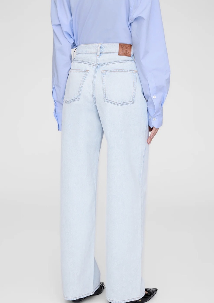 Manon Jean - Ultra Bleached