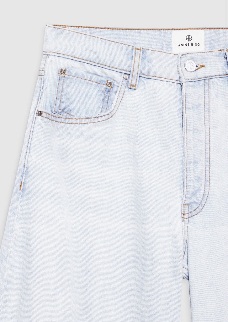 Manon Jean - Ultra Bleached