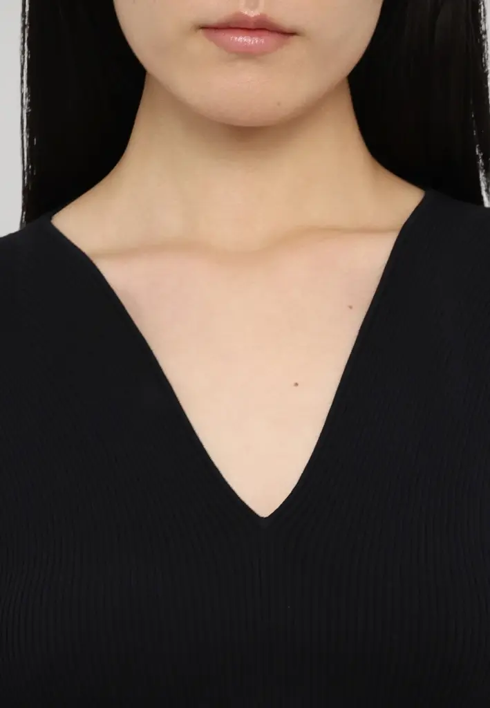 Rib Detail V-Neck Tank