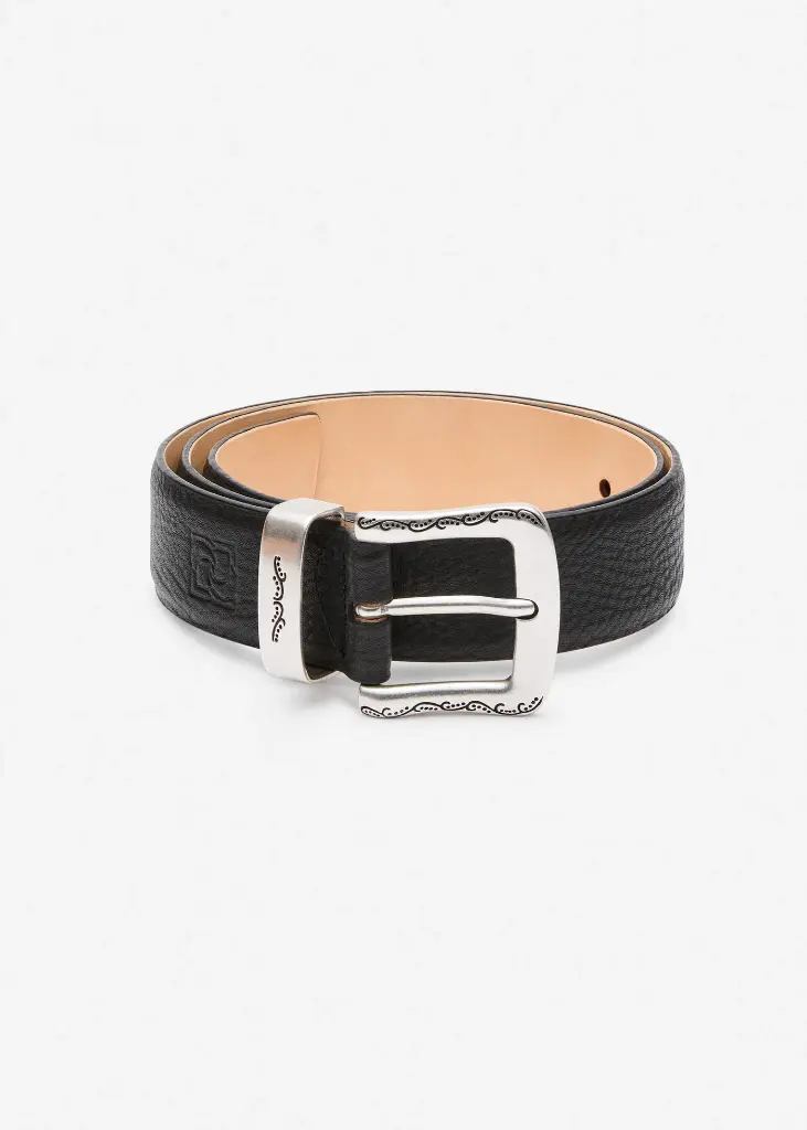 Engraved buckle leather belt in black and silver