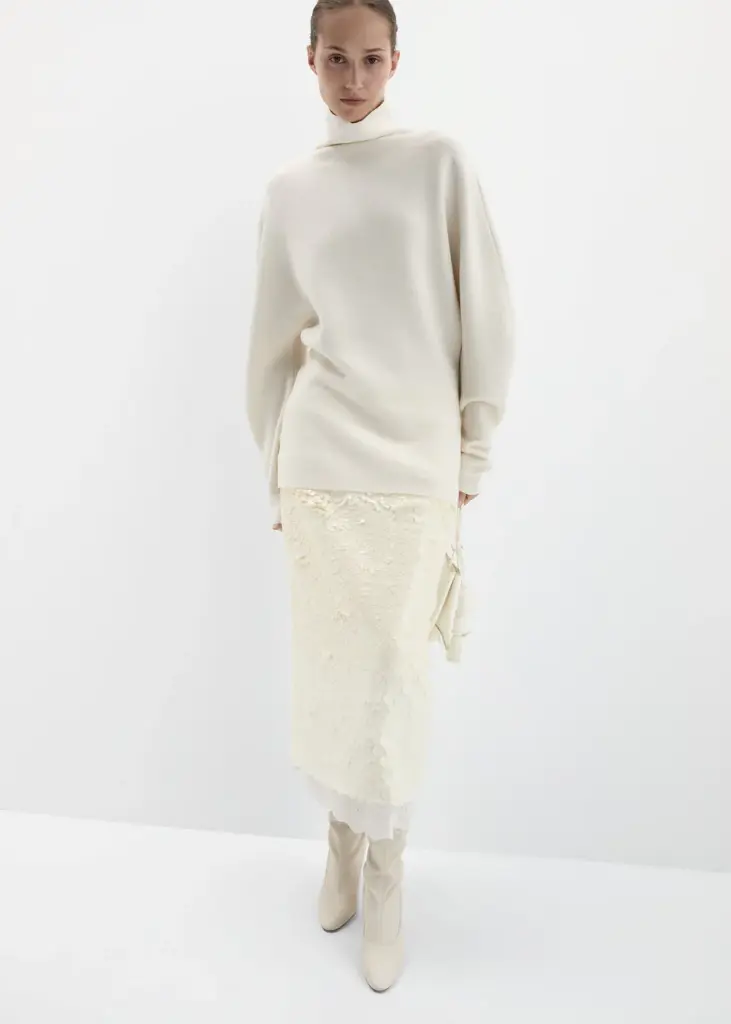 Dimensional Sleeves Wool Turtleneck
