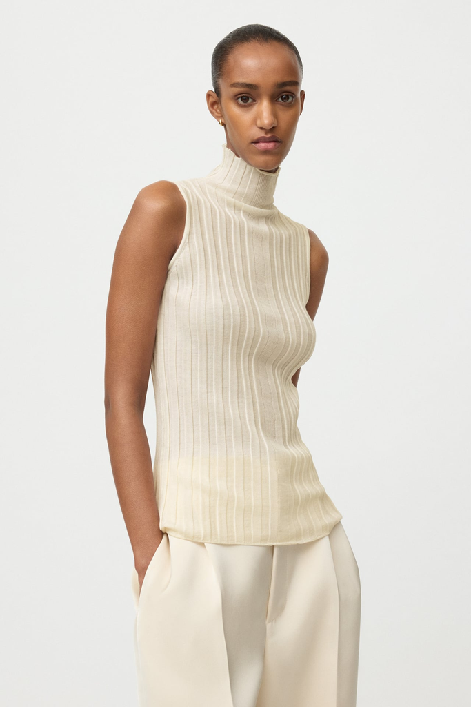 Featherlight Turtleneck Singlet