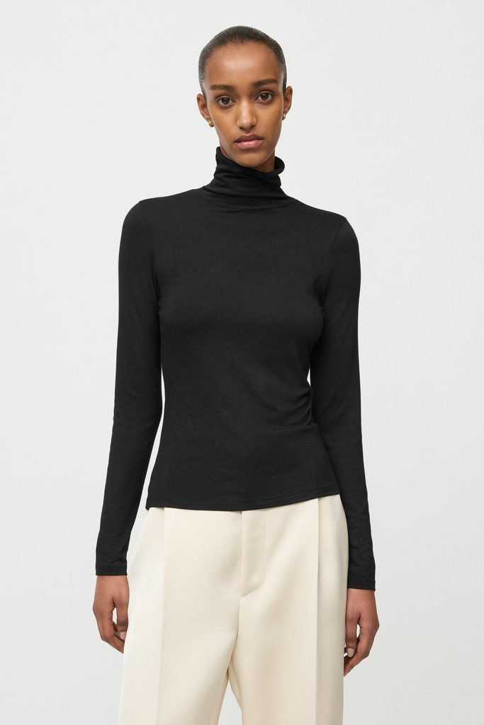 Lightweight Jersey Turtleneck 